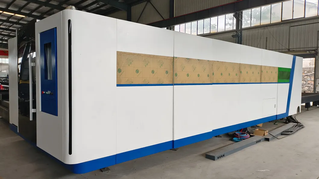 AC380V/50Hz/60Hz Ενεργειακή τροφοδοσία Εμπόριο Τραπέζι Λαζερική μηχανή κοπής με κλειστό προστατευτικό κάλυμμα 0