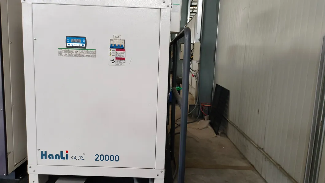 AC380V/50Hz/60Hz Ενεργειακή τροφοδοσία Εμπόριο Τραπέζι Λαζερική μηχανή κοπής με κλειστό προστατευτικό κάλυμμα 1